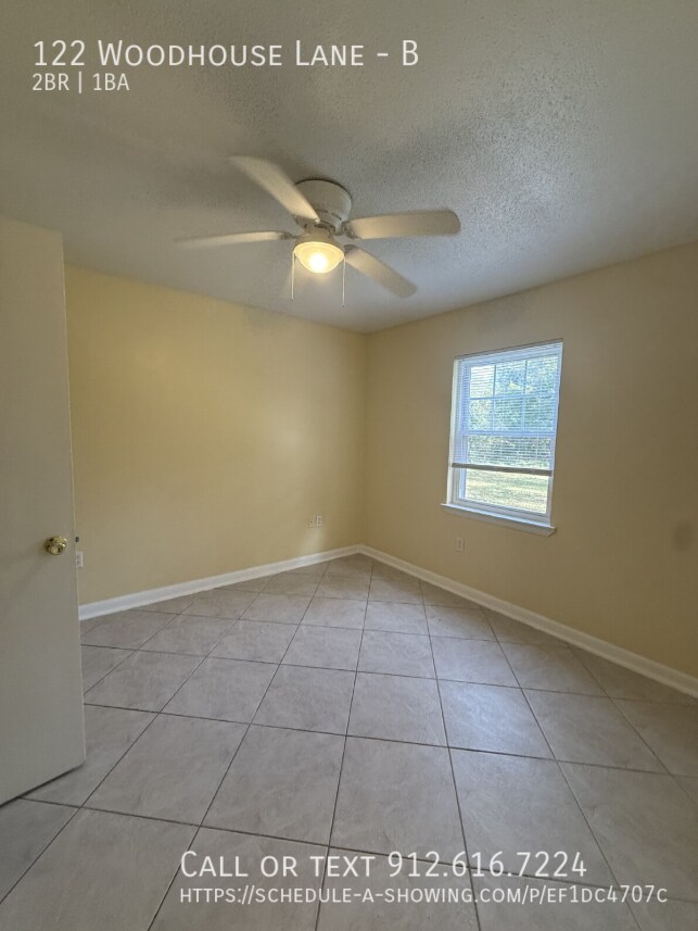 Building Photo - 122 Woodhouse Ln