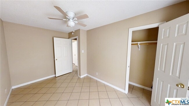 Building Photo - 2406 Timberline Dr