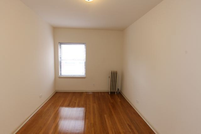 Building Photo - 5746 N Winthrop Ave