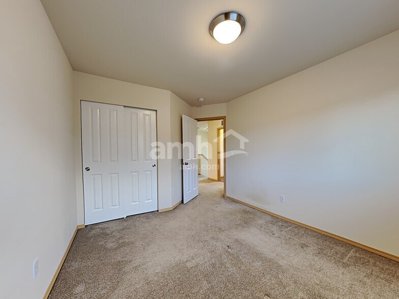 Building Photo - 6215 Park St E