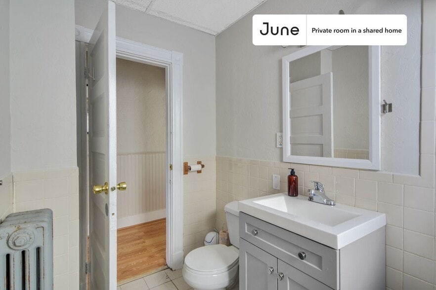 Building Photo - Room in Shared 3 bed/1 bath home in Somerville