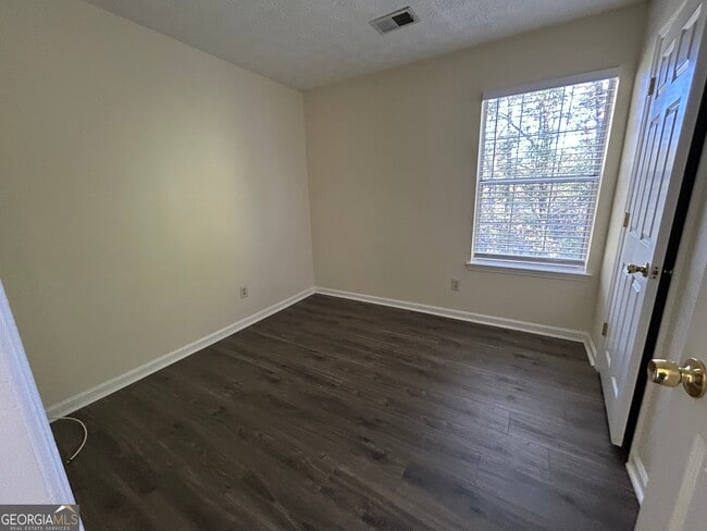 Building Photo - 4800 Streamside Dr