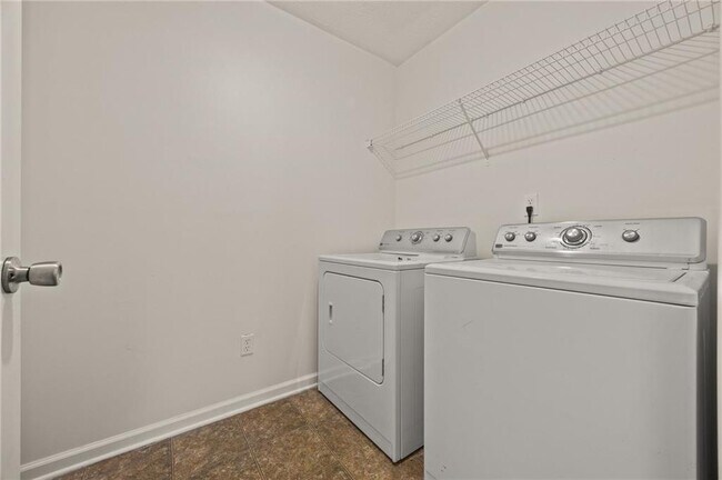 Building Photo - 211 Millstone Dr