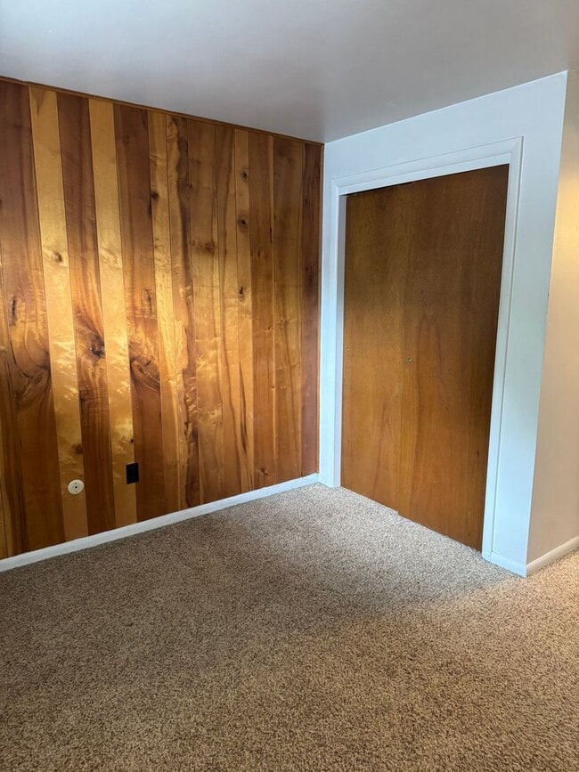 Building Photo - 1 Bedroom 1 Bath-Moon Township