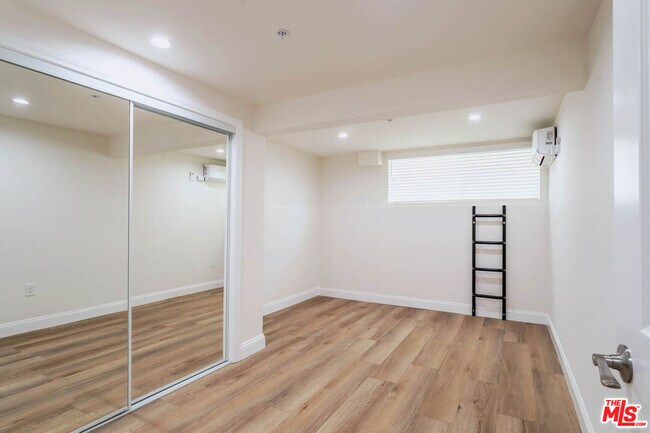 Building Photo - 4422 Melbourne Ave