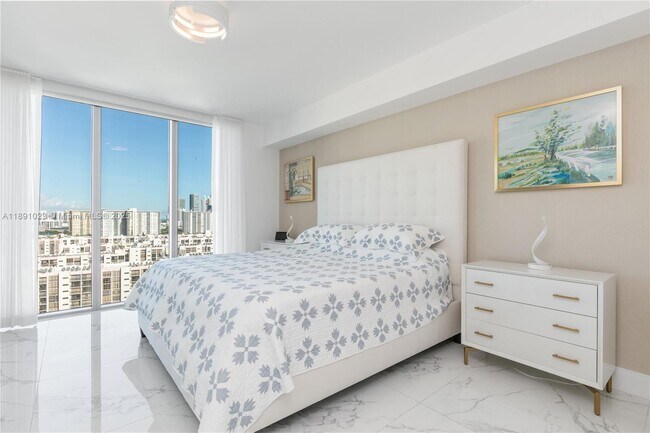 Building Photo - 300 Sunny Isles Blvd