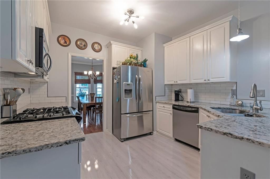 Building Photo - 69 New Brunswick Ct NE