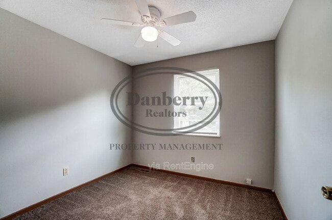 Building Photo - 3540 Willow Run Dr