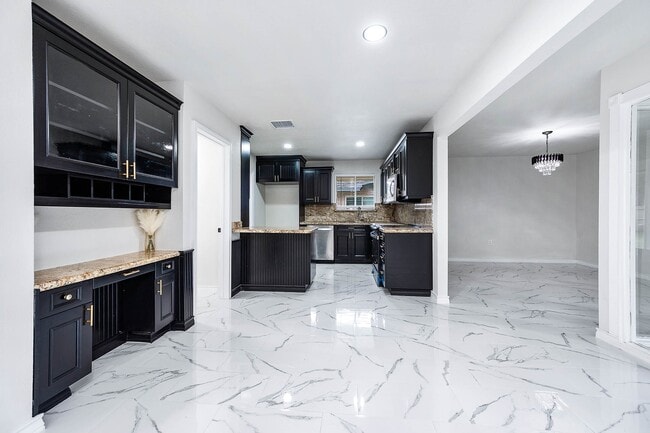 Building Photo - 1610 Richvale Ln