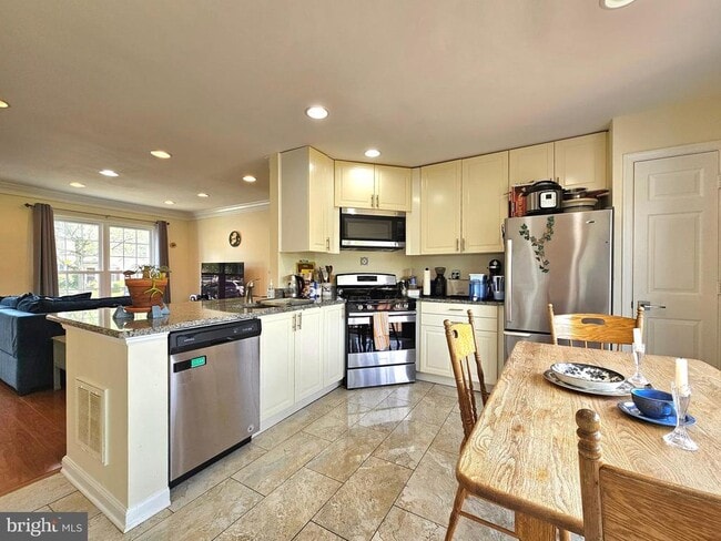 Building Photo - 6646 High Valley Ln