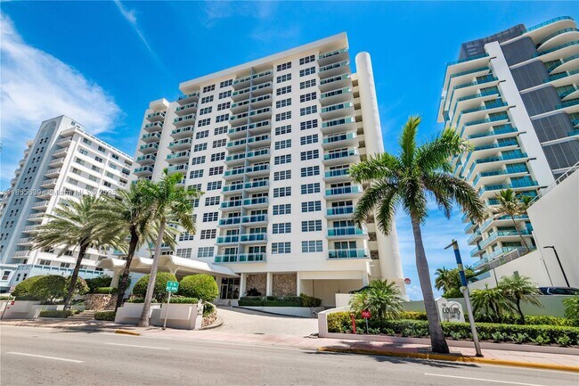 Primary Photo - 6917 Collins Ave