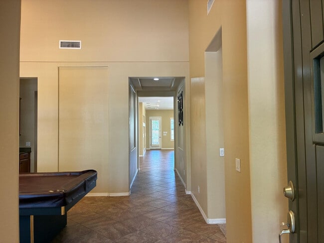 Building Photo - 20973 W Cora Vista
