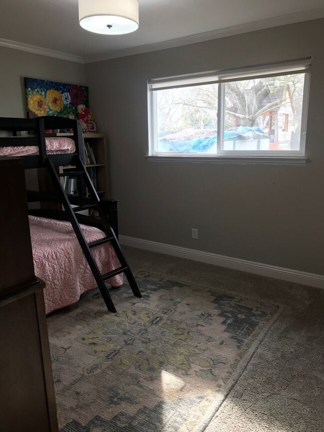 Building Photo - $2,395 Fowler & Shaw, Gorgeous 3 Bedroom h...