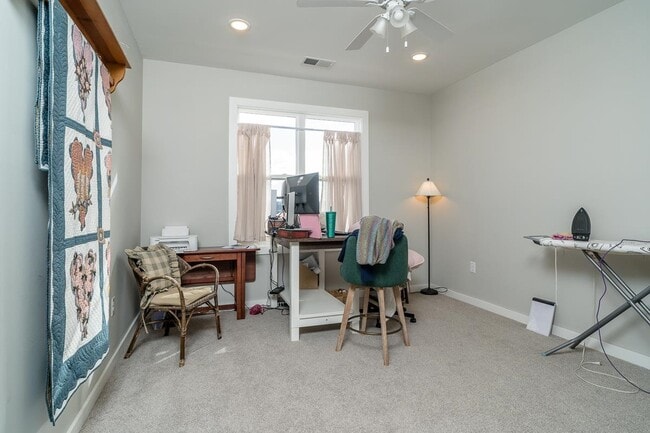 Building Photo - 1559 Crownpoint Dr