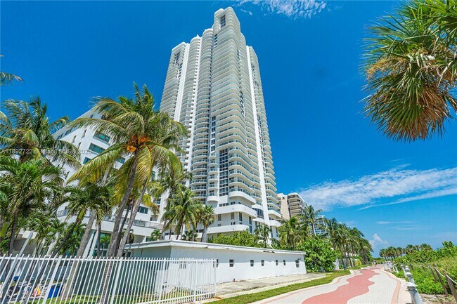 Building Photo - 6365 Collins Ave