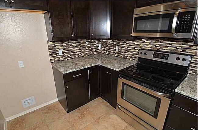 Building Photo - 1502 Barkley St