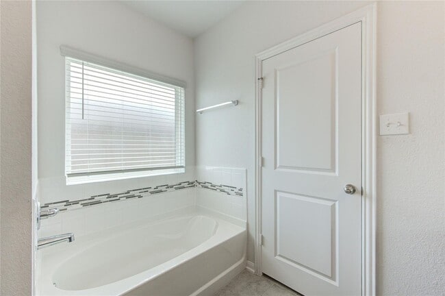 Building Photo - 20951 New Proper Dr