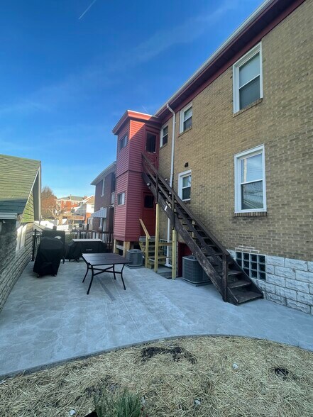 Building Photo - 1451 Tolma Ave