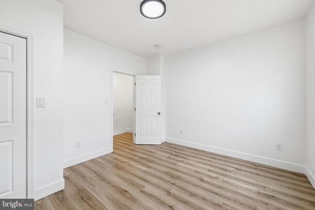 Building Photo - 2542 HARFORD Rd