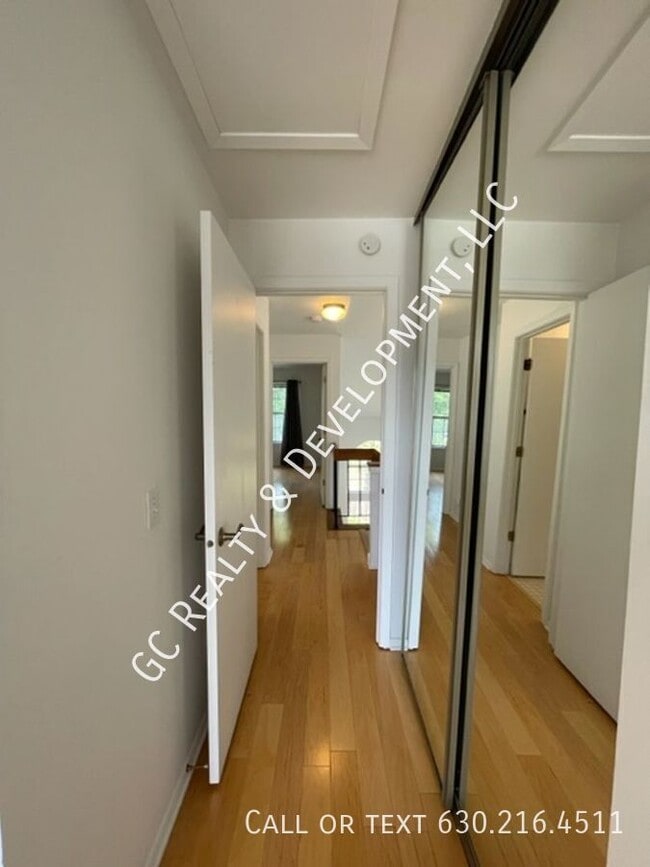 Building Photo - 730 Sturnbridge Ln