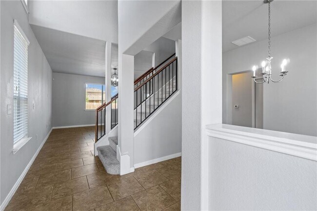 Building Photo - 170 Kingfisher Ln