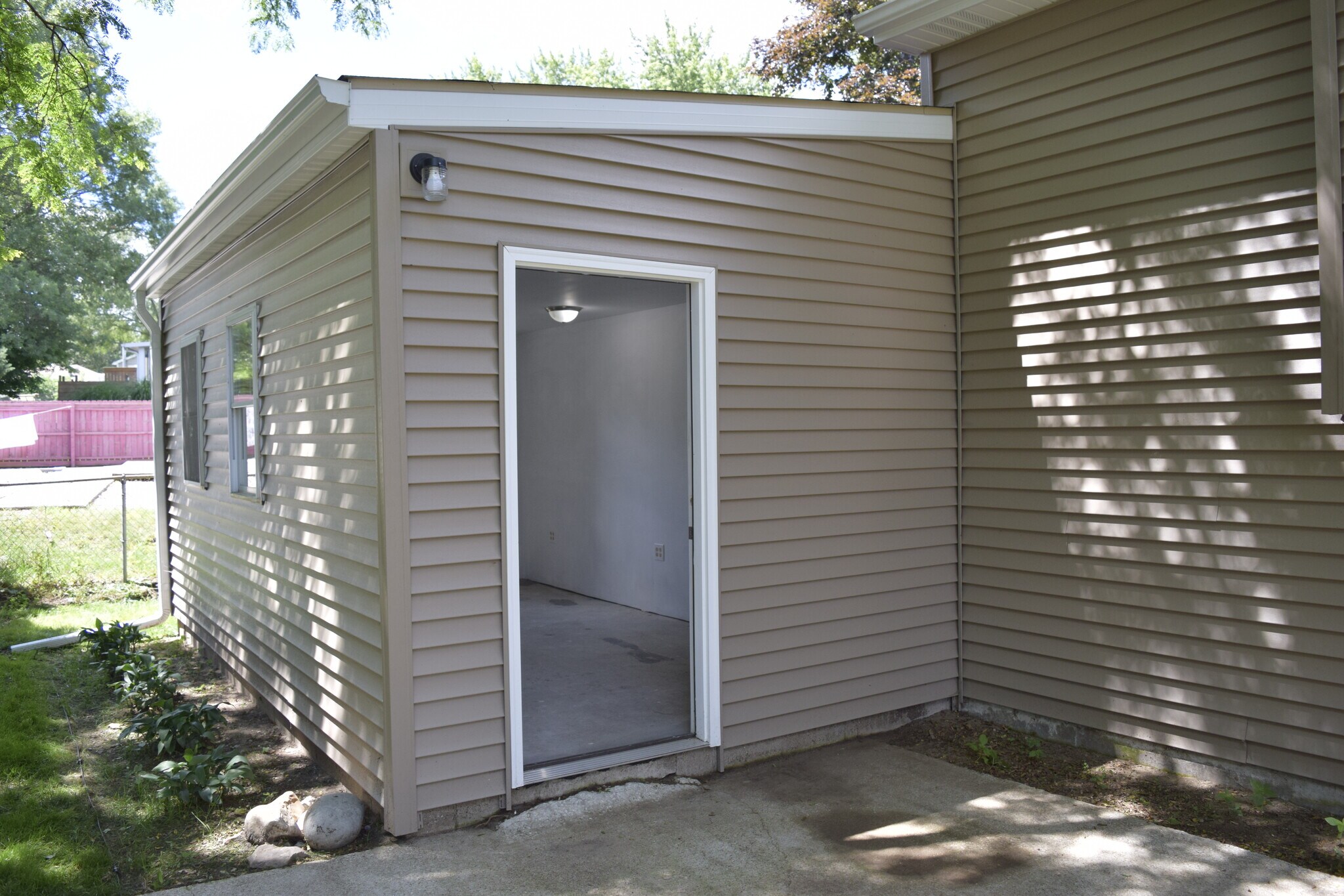 Building Photo - 7631 Walcott Street