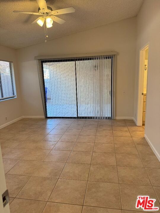 Building Photo - 40353 Sugar Bush Ct