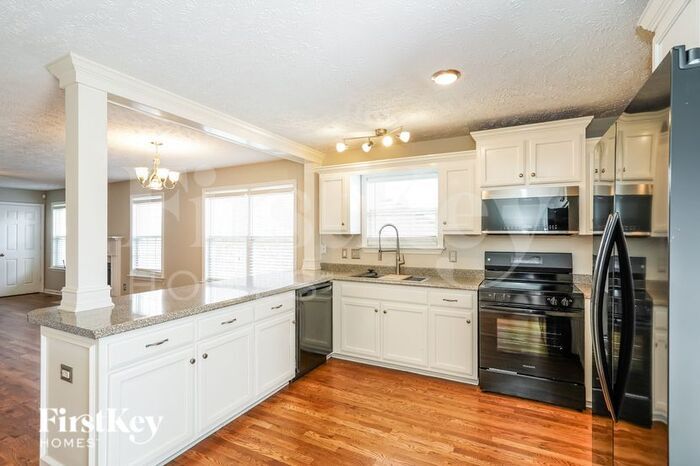 Building Photo - 308 Birchclay Point N