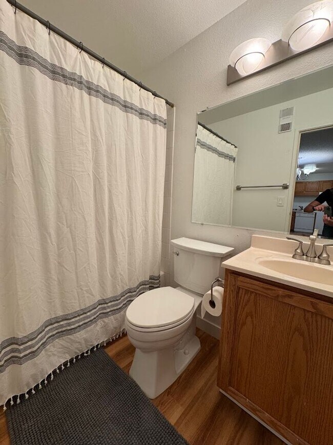 Building Photo - BEAUTIFUL 2 Bed 2 Bath Condo in Boulder-Av...