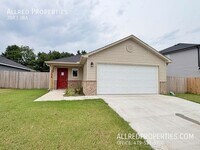 Building Photo - Move in special $300.00 off 1st month's re...