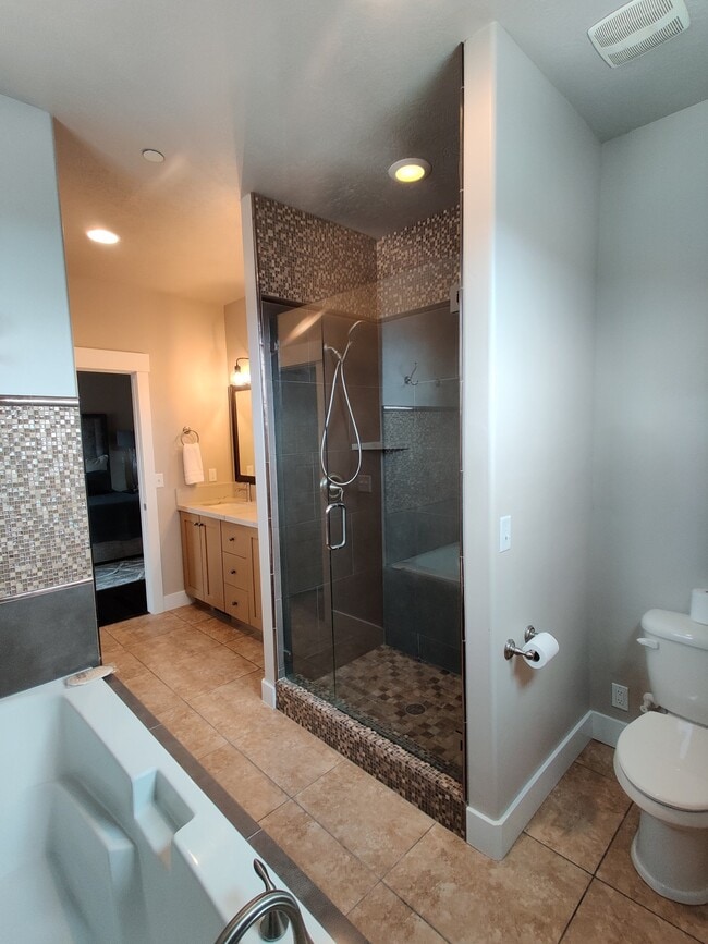 Building Photo - 13287 Alexis Dr