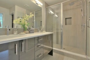 Building Photo - 2611 NW 65th St