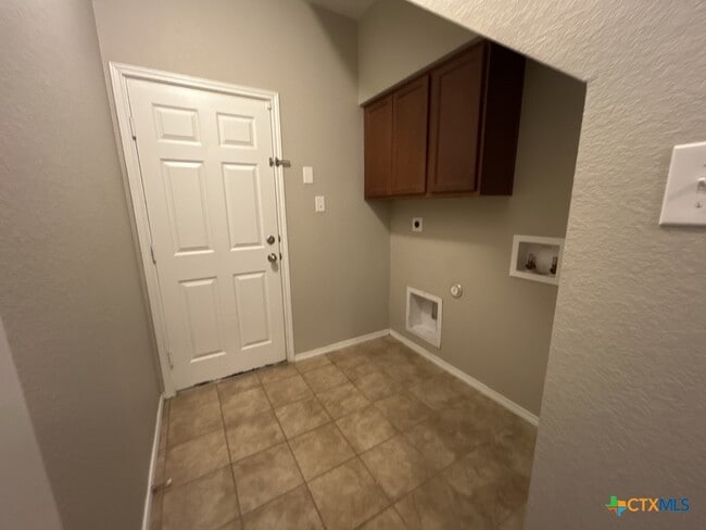 Building Photo - 9508 Raeburn Court