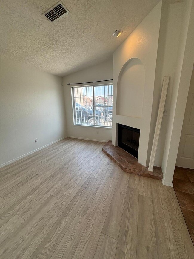 Building Photo - 7822 Desert Springs Ct SW