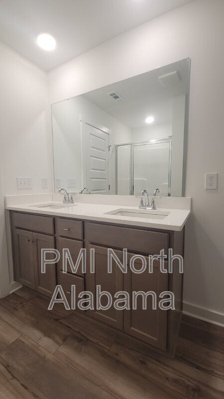 Building Photo - 7597 Discovery Pt Dr NW