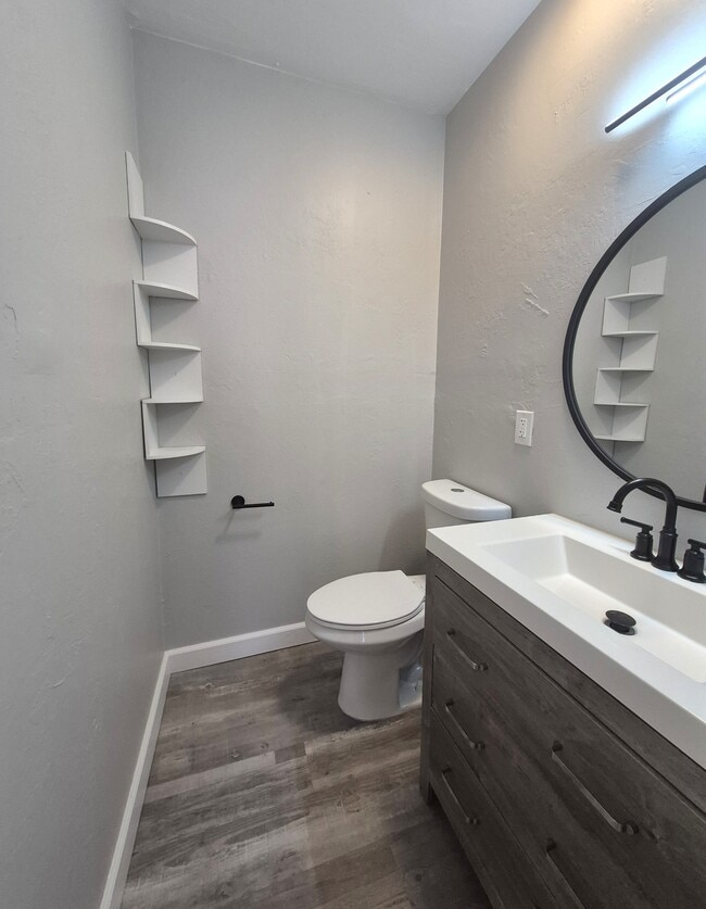 Building Photo - 3459 E Pima St