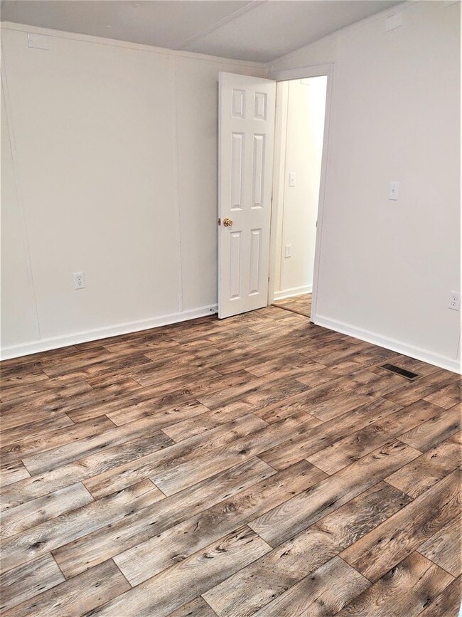 Building Photo - 6 Elcona St