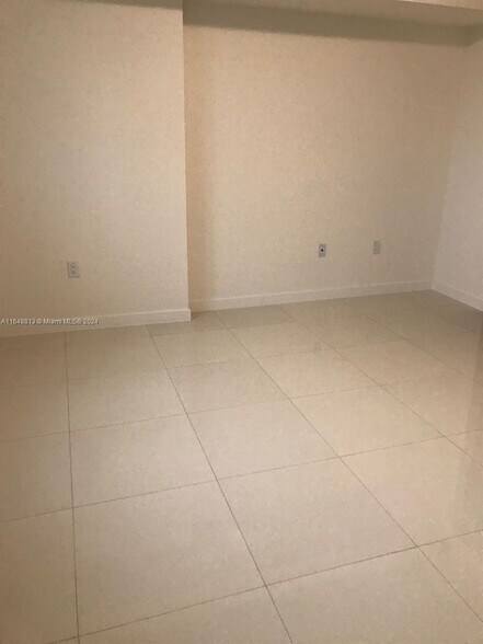 Building Photo - 7661 NW 107th Ave