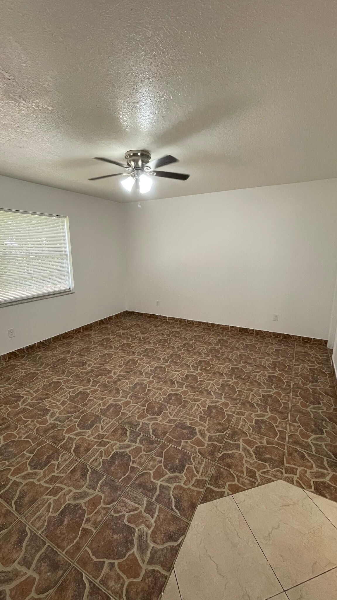 Building Photo - 1533 Lay Ct