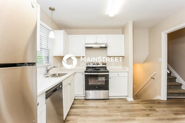 Building Photo - 3 Bedroom Pet-Friendly Home in STONE MOUNT...