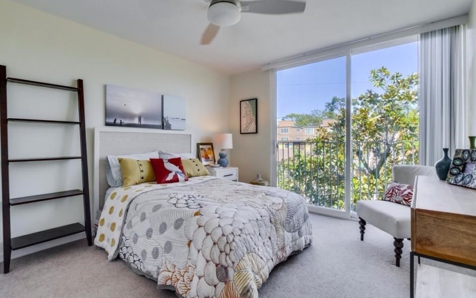 Building Photo - 3850 Riviera Dr