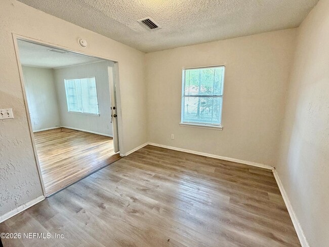 Building Photo - 1348 Crestwood St