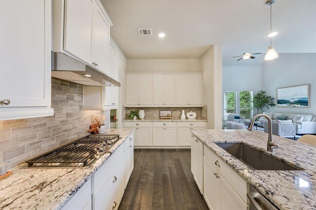 Building Photo - 11903 Deering Pl