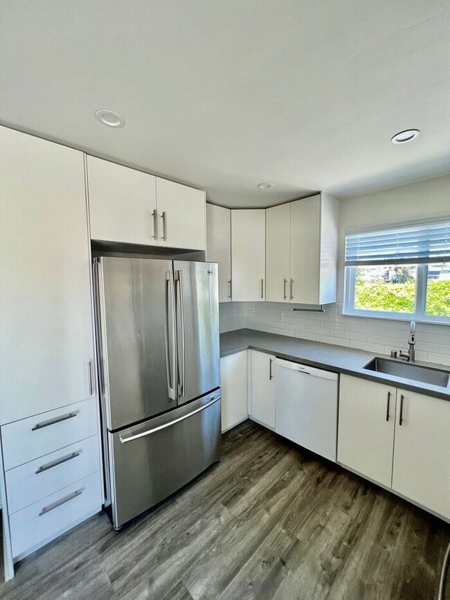 Building Photo - North Clairemont Gem | Fully Remodeled with Indoor-Outdoor Living & Designer Finishes