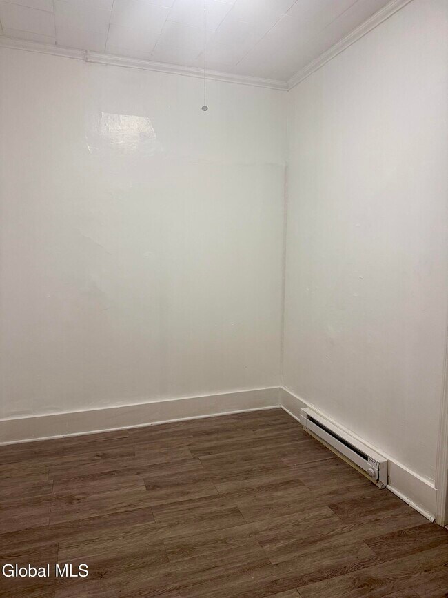 Building Photo - 290 2nd Ave