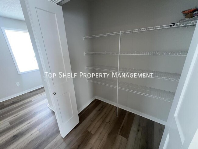 Building Photo - 193 NE 56th St