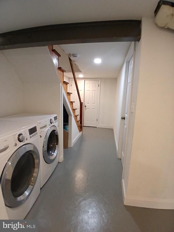 Building Photo - 2707 Edison Hwy