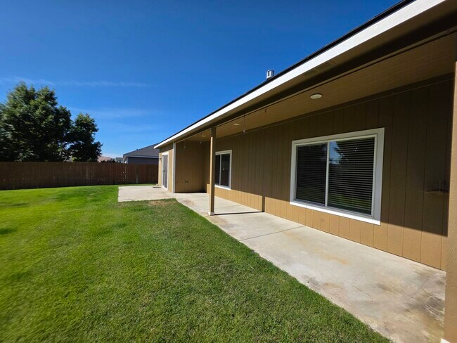 Building Photo - 2300 Meridian Ave