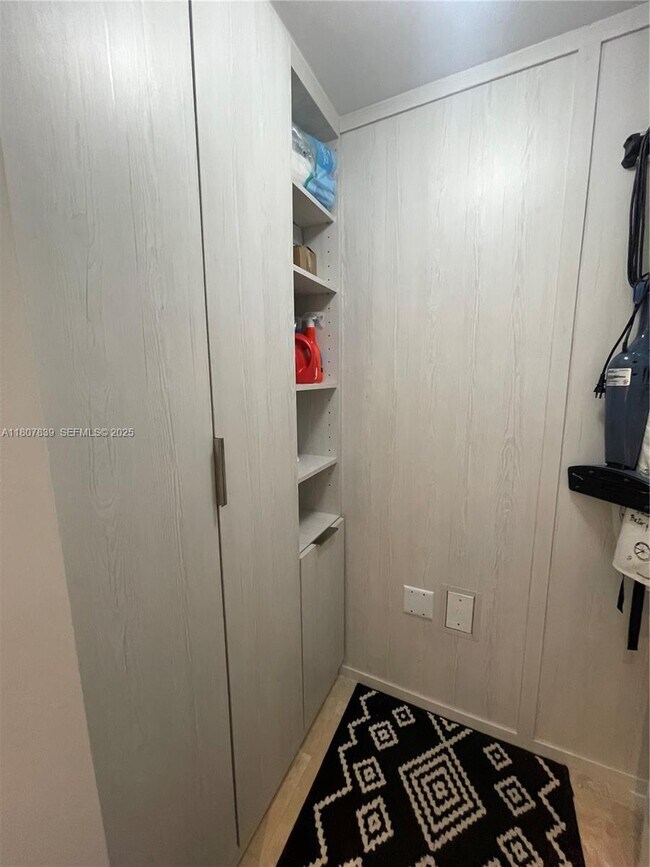 Building Photo - 1755 E Hallandale Beach Blvd