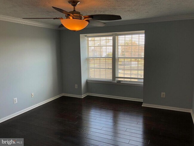 Building Photo - 17050 Capri Ln